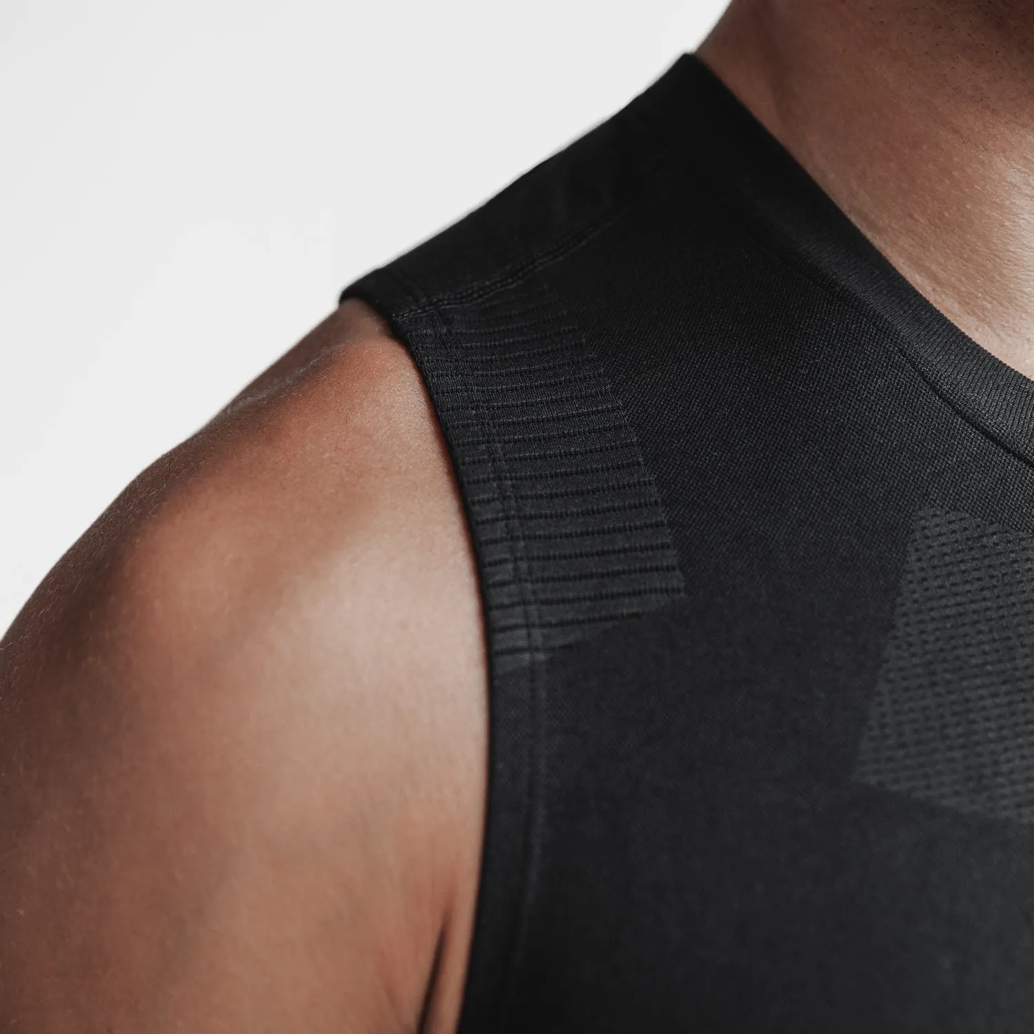 Men's Midweight Seamless Compression Sleeveless Top